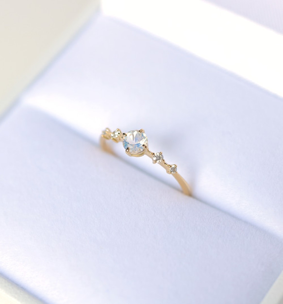 藍色月光石和鑽石 K18 戒指圓形切割 ~Ello Lily~ 六月生日石 第6張的照片