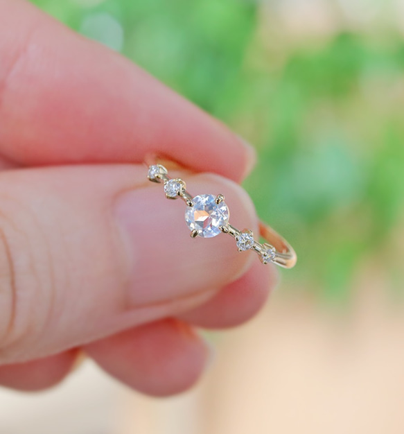 藍色月光石和鑽石 K18 戒指圓形切割 ~Ello Lily~ 六月生日石 第3張的照片