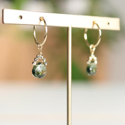 [數量限定] &lt;Rare Stone&gt; Moldavite K18 Crossing Earrings ~RADIA 第4張的照片