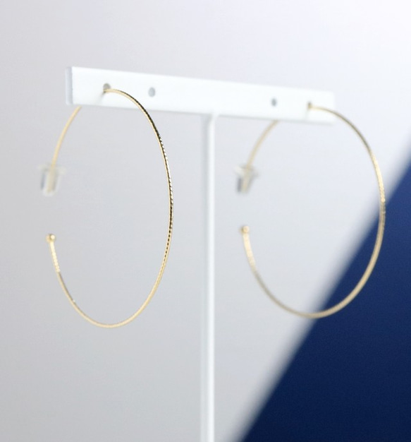 [日本製造] K10YG（10K 黃金）切割圈形耳環 40 毫米 x 0.7 毫米 [一對] 第4張的照片