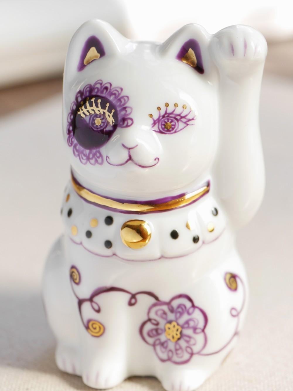 ＊受注制作＊オリエンタル風招き猫(ヴァイオレット)