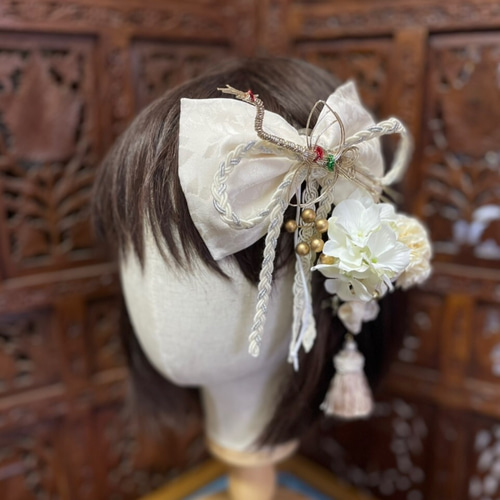 大人気の白！】結婚式 成人式 髪飾り 大人なアンティークリボン