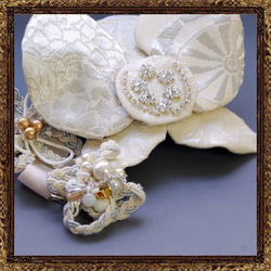 結婚式　ウエディング  成人式　振袖　和装髪飾り　白　結婚式（和婚）胡蝶蘭の和細工ビジュー飾り 5枚目の画像