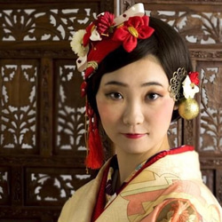 【後編】今一番出逢いたい、成人式を彩る『赤』の髪飾り7選 3枚目の画像