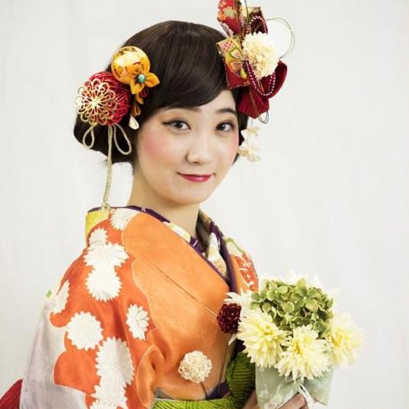 成人禮、婚禮、日式婚禮、新娘、髮飾、Tsumami 工藝品、大正羅馬、復古現代成人花卉盛開的裝飾品【顏色多變】 第4張的照片