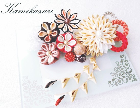 ⚜ 正絹髪飾り ダリアとガーベラ つまみ細工 / 箱付【ベージュxピンクxブラウン系】