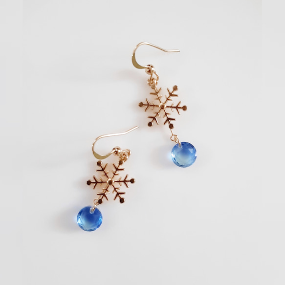 No.545-A 【値下げ】琉球ガラス☆雪の結晶☆冬ピアス・イヤリング