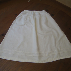 白のコットンリネンのペチスカート 1枚目の画像