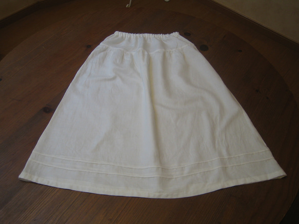 白のコットンリネンのペチスカート 1枚目の画像