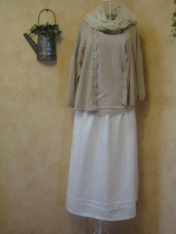 白のコットンリネンのペチスカート 2枚目の画像