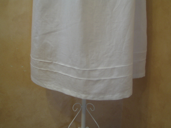 白のコットンリネンのペチスカート 3枚目の画像