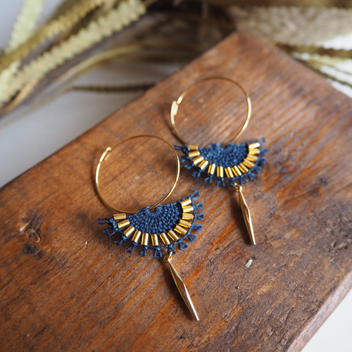 ニャンドゥティピアス 半円フープ藍染め糸 （3cm半円）サージカル