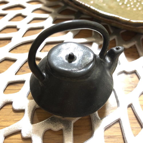 陶器製 茶釜 独特な模様 4寸マカイ 紺 茶ドット やちむん 陶器 陶芸こまがた | mundasui