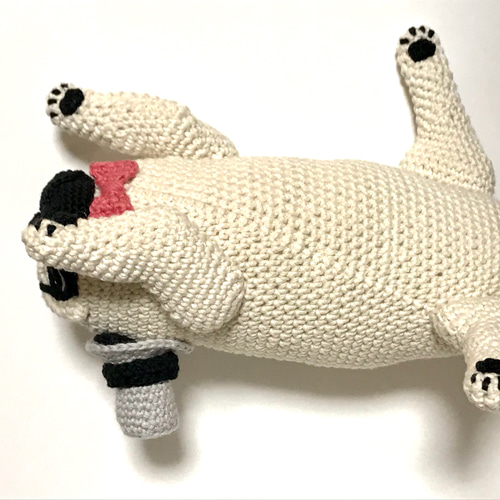 寝そべるパグちゃんあみぐるみ あみぐるみ Noir_et_Bleu 通販 9854835