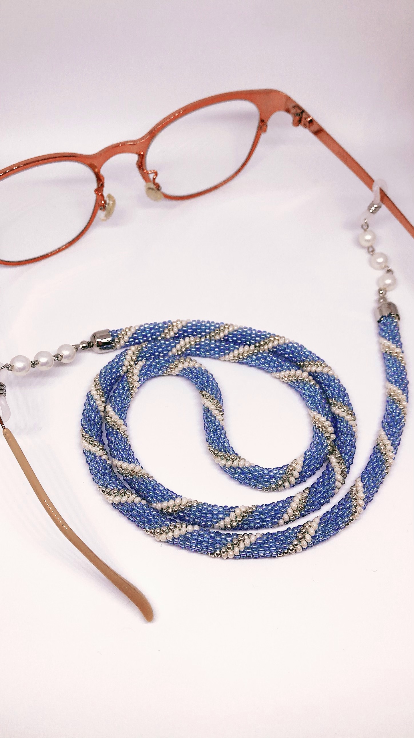 ストライプのビーズクロッシェマスクストラップ/グラスコード