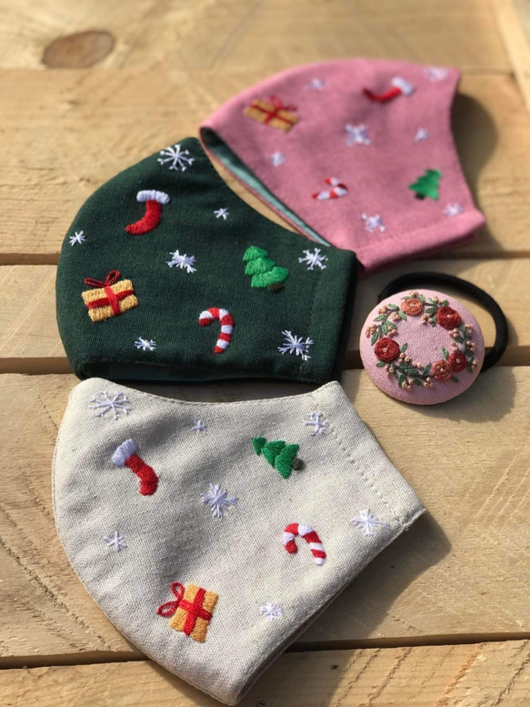 「クリスマス」手刺繍リネン マスク　１枚 2枚目の画像