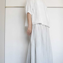 国産リネン100％・ファンタムグレーがやさしい雰囲気のミディ丈ギャザースカート 6枚目の画像