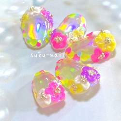 再販☆3dフラワー/氷ネイル/うるうるネイル/キラキラネイル/ドットネイル/nails/最新ネイル/夏/派手ネイル 2枚目の画像