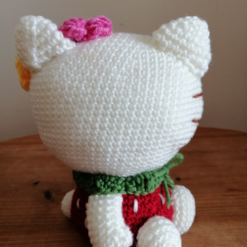 魅了されすぎた。死ぬほどの愛]手編みのウール人形人形-ストロベリー