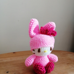 [太著迷.愛死了] 手編毛線娃娃公仔 - 粉紅兔 Kitty 第3張的照片