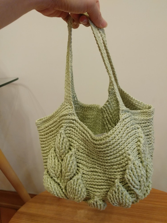 [魅了されすぎた。死ぬほど愛されている]手編みのウールバッグ-立体的なリーフハンドル/ショルダーバッグ 3枚目の画像