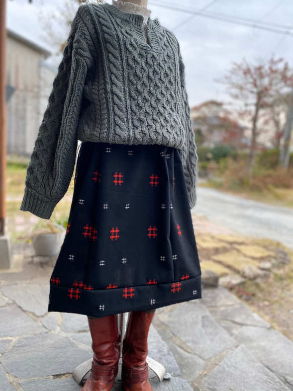 可愛い久留米絣のギャザースカート 1点もの 古布 藍色に赤と白の井形  