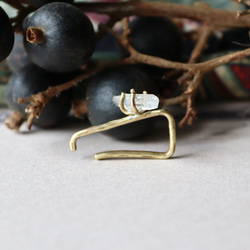 クォーツ結晶のイヤーカフ（インダストリアル風） 3枚目の画像