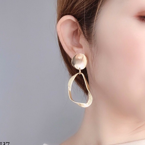 gold マット 変形フープ イヤリング 大ぶり 大ぶりピアス ピアス 