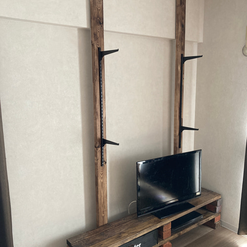 素敵でユニークな オーダーハンドメイド 工具不要 ブルックリン調レール棚付き 木製ラック・ウッドラック