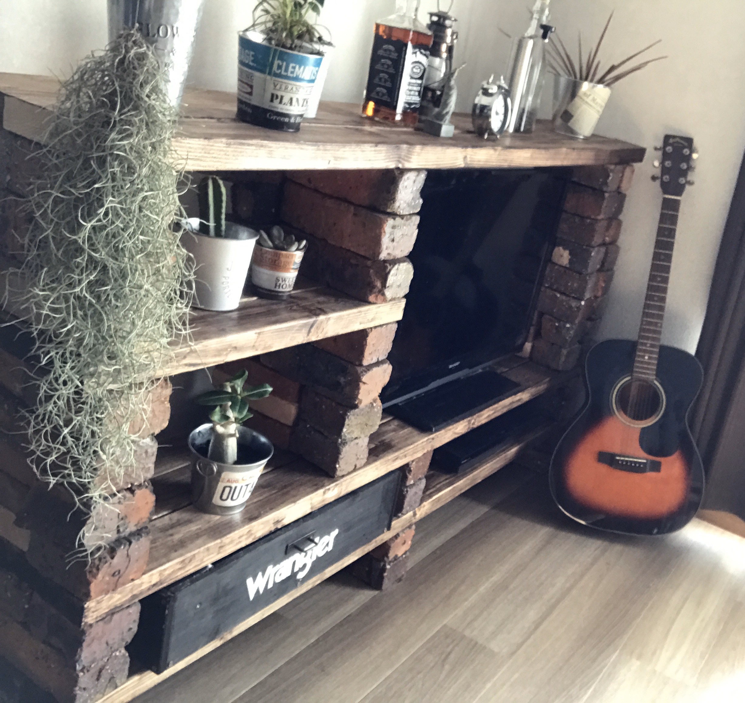 オーダーハンドメイド　ブルックリン調大型テレビボード　高級ワックス高級レンガ使用