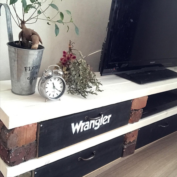 オーダーハンドメイド　北欧調テレビボード　高級ヴィンテージレンガ使用 