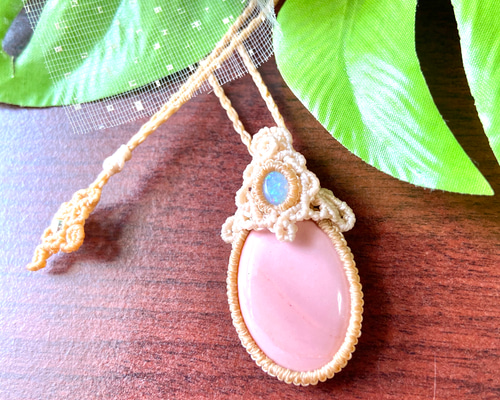 期間限定SALE】ピンクオパール×オパールのマクラメネックレス