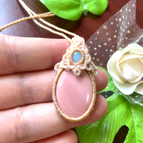 大粒オパール・ガーネットのマクラメネックレス オパール・ペリドット