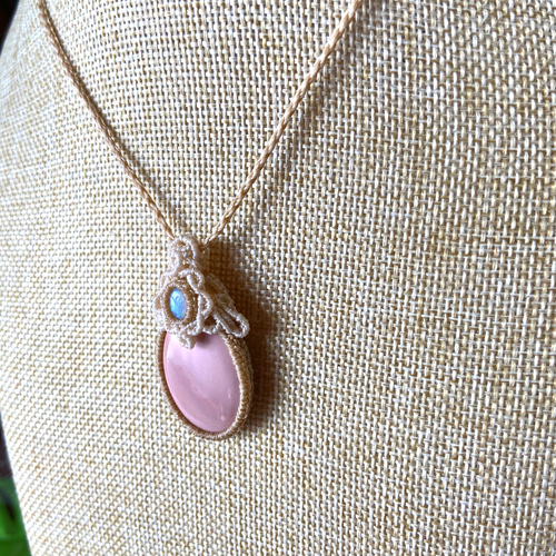 期間限定SALE】ピンクオパール×オパールのマクラメネックレス