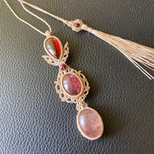 ガーネット　ストロベリークォーツ　マクラメ　ネックレス 2種類のストロベリークォーツ×ガーネットのシンプルなマクラメ