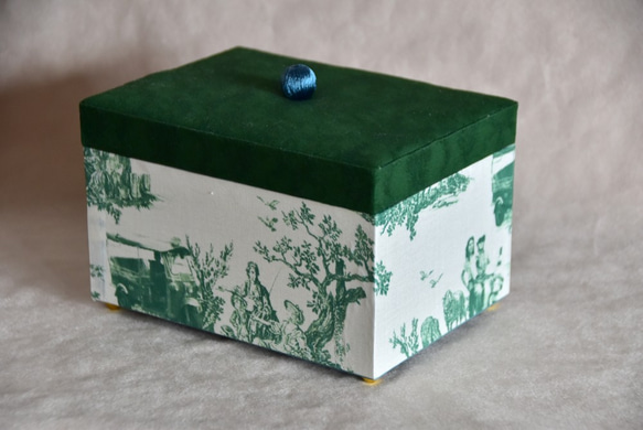 【カルトナージュ】バンコクで見つけた可愛い過ぎる生地で作ったインテリア小箱　Sサイズ　グリーン 3枚目の画像