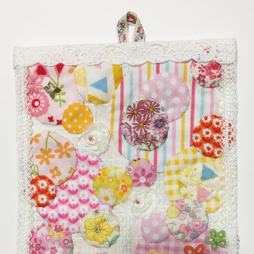 アップリケキルト　８７才の母の作品　ハンドメイド パッチワークキルト【スーちゃんのアップリケ・マルチケース