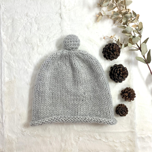 肌触りの良いボンボン付きニット帽 カシミヤ・アルパカ混 グレー
