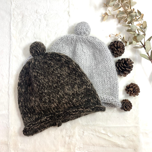 肌触りの良いボンボン付きニット帽 カシミヤ・アルパカ混 グレー