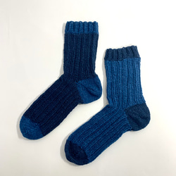 デニム風コットンの手編み靴下　締め付けなし　左右色違い 2枚目の画像