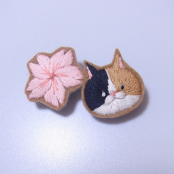 ネコトサクラ＊ブローチ　＊刺繍　＊猫　＊桜　＊春 2枚目の画像