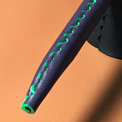 本革 １本挿し 鉛筆ケース・シングル[革組子]：紫／蛍光グリーン 4枚目の画像