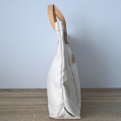 帆布（キャンバス）×イタリア製レザー（本革）のトートバッグ 3枚目の画像