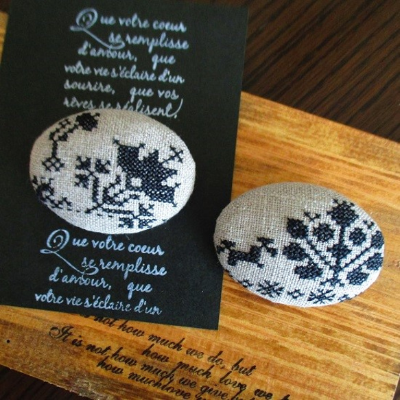 東欧刺繍ブローチ（リネン生地にルーマニア模様） 5枚目の画像