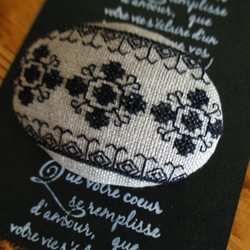 東欧刺繍ブローチ（リネン生地にルーマニア模様②） 5枚目の画像
