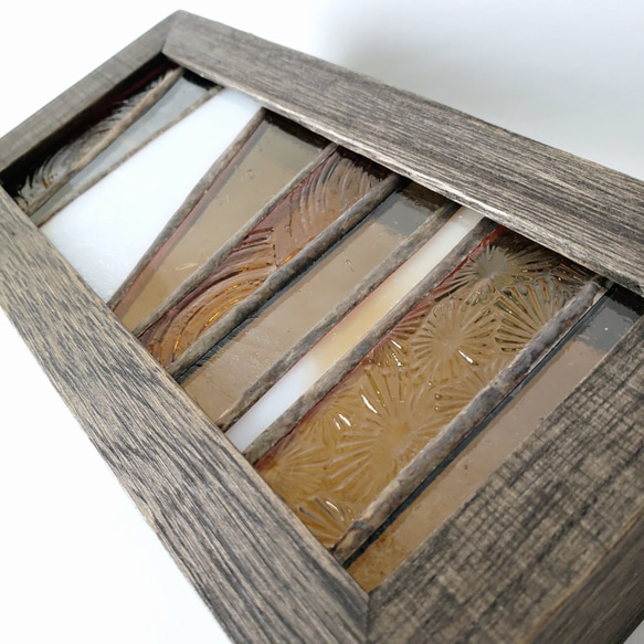 ステンドグラスのアンティーク調窓つき木製箱/小物入れ　ポリーの思い出 4枚目の画像