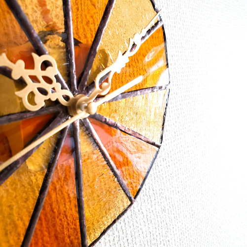 ステンドグラスのアンティーク調壁掛け時計 オレンジの果汁 掛け時計  