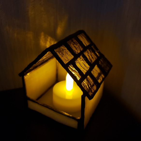 ステンドグラスの小さなお家ランプ(ブラウン) 3枚目の画像