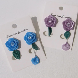 [送料無料]花びら揺れる♪青薔薇 ピアス イヤリング アシンメトリー ポリマークレイ⑰ 5枚目の画像