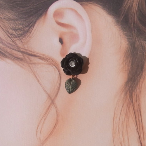 2Weyピアス 薔薇＆葉っぱ揺れる イヤリング[送料無料]黒薔薇[070 
